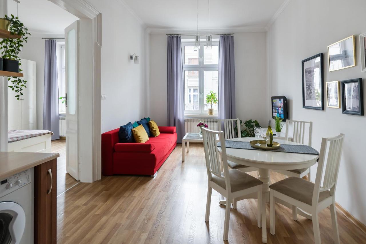 Discover Krakow Apartments - 3 Rakowicka St - Classic Apartments Near Main Station - Netflix Exterior foto