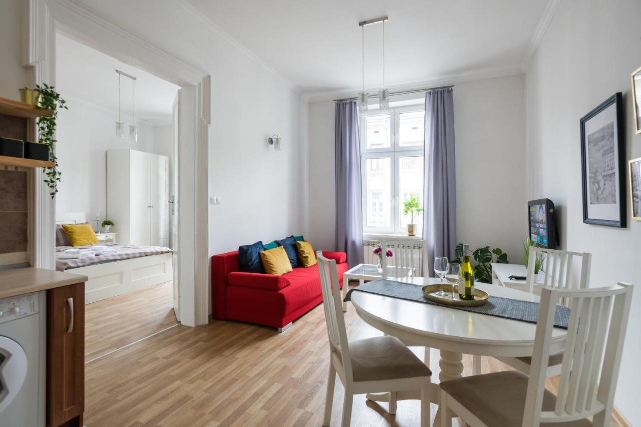 Discover Krakow Apartments - 3 Rakowicka St - Classic Apartments Near Main Station - Netflix Exterior foto