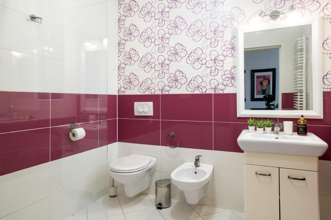 Discover Krakow Apartments - 3 Rakowicka St - Classic Apartments Near Main Station - Netflix Exterior foto